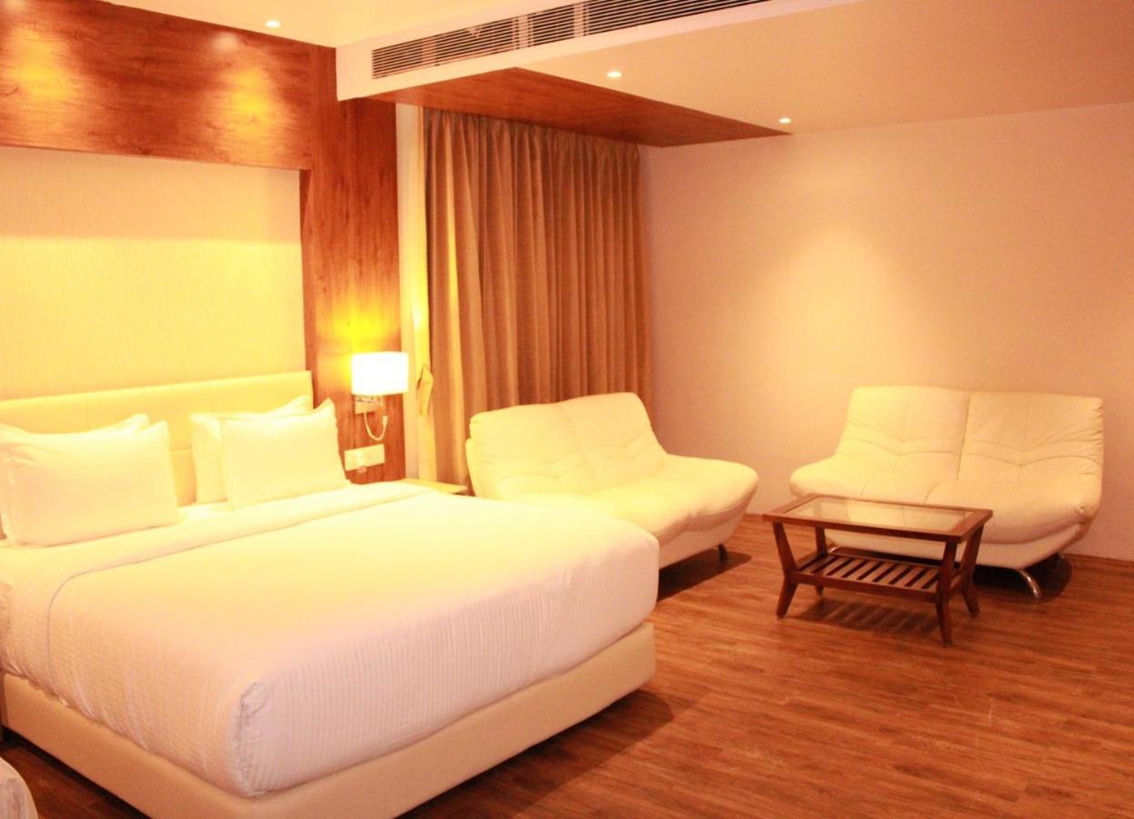 Sarovar Portico, Somnath Exterior photo